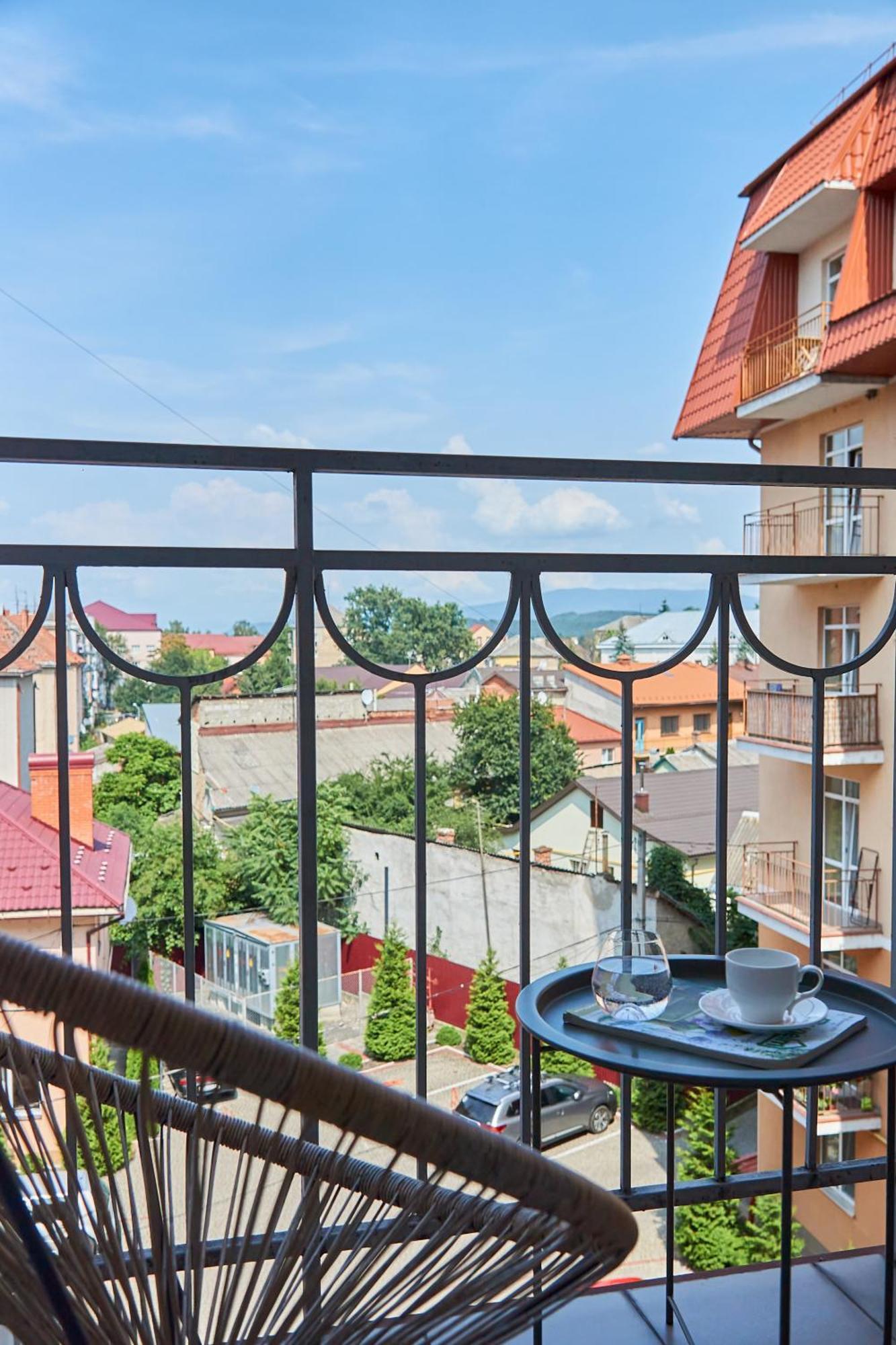 Lux Apartment Mukachevo Exterior foto